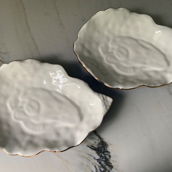 Pair of Lilly Pulitzer Ceramic Oyster Appetizer Plates - Blue & White with Gold - Picture 2 of 6